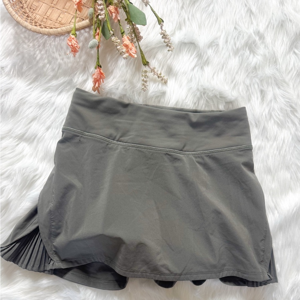 Lululemon Playoff the Pleats tennis skirt Grey Sage 00 - Picture 2 of 3